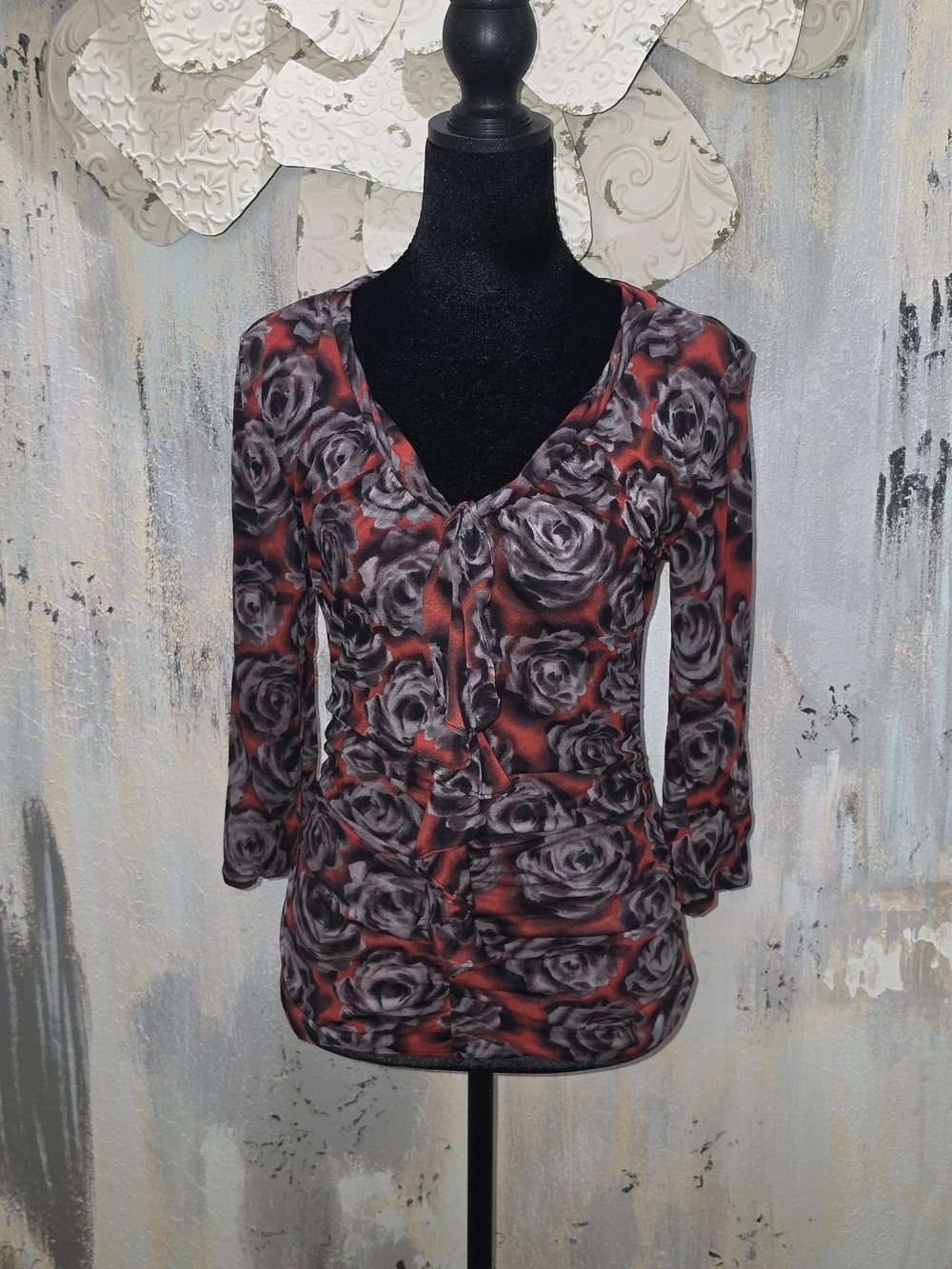 Classiques Entier Red and Gray Rose Print V-Neck 3/4 Sleeve Top Size Small